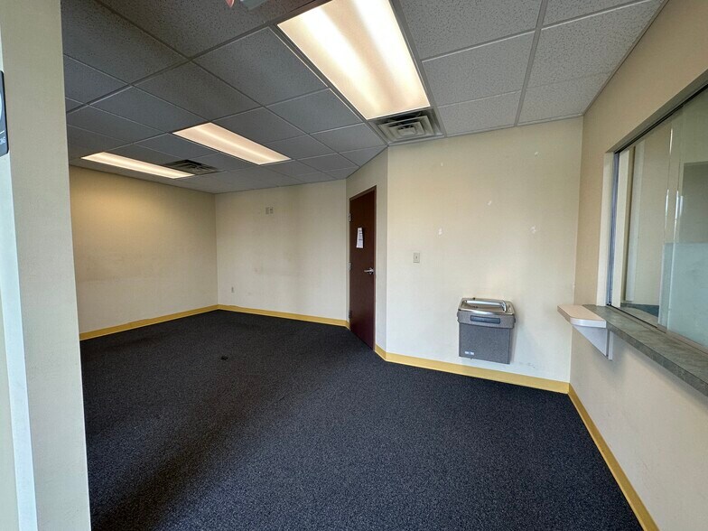 More Photos Of 1355 W Main St, Bellevue Office For Lease