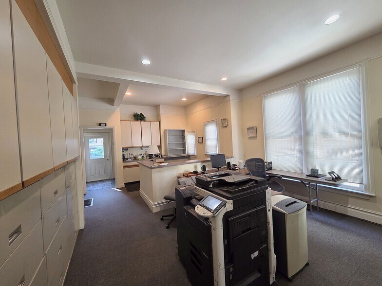 More Photos Of 1318 SW 12th Ave, Portland Office For Sale