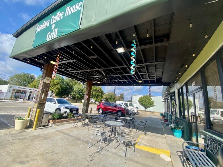 More Photos Of 6199 39th St, Groves Office For Sale