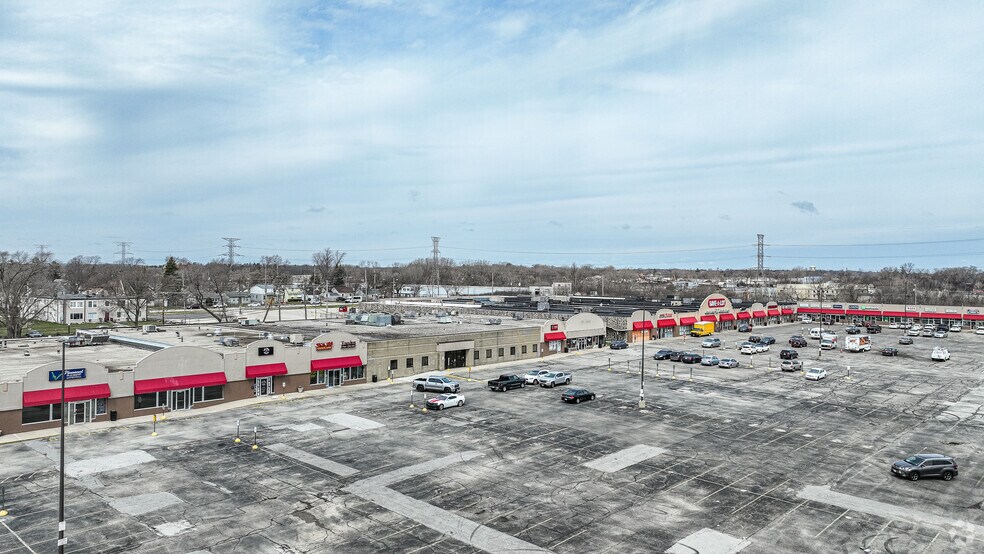 More Photos Of 6063-6245 N Teutonia Ave, Milwaukee Unknown For Lease