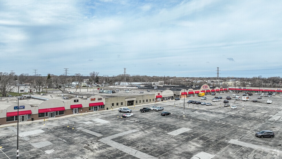 More Photos Of 6063-6245 N Teutonia Ave, Milwaukee Unknown For Lease