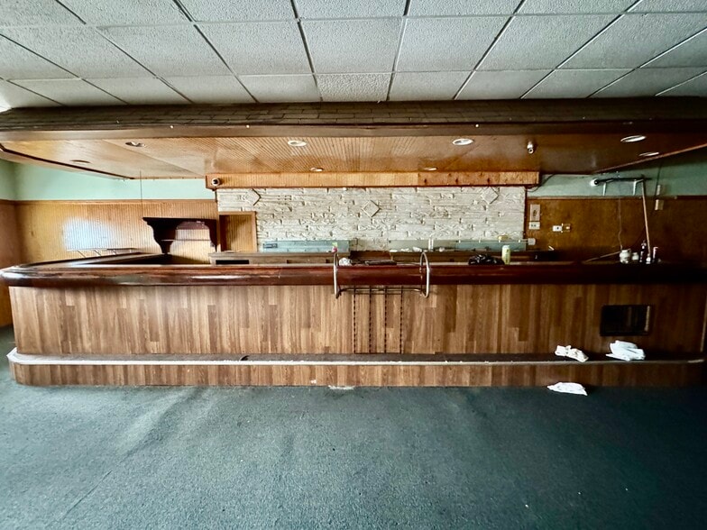 More Photos Of 2321 N Michigan Ave, Saginaw Flex For Sale