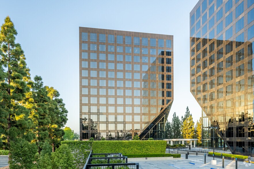 More Photos Of 19900 MacArthur Blvd, Irvine Office For Lease