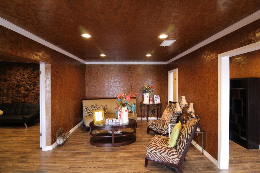 More Photos Of 1221 W University Blvd, Odessa Medical For Sale