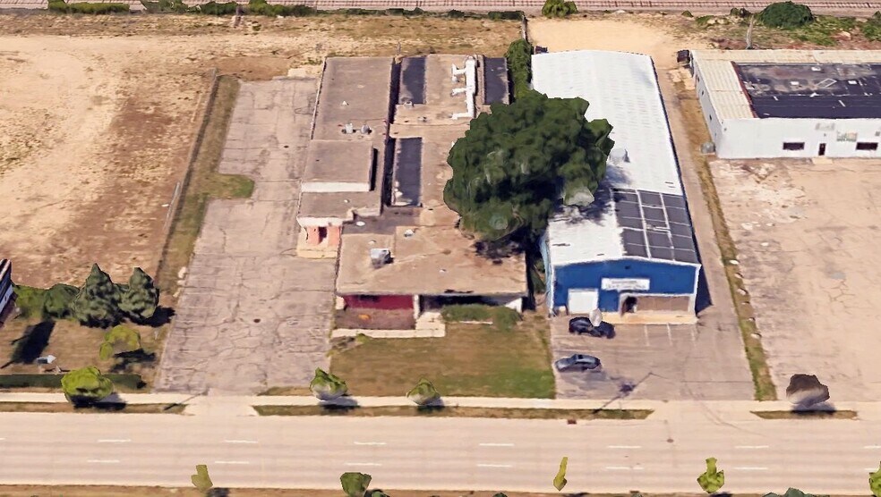 More Photos Of 2250 Pennsylvania Ave, Madison Veterinarian Kennel For Sale