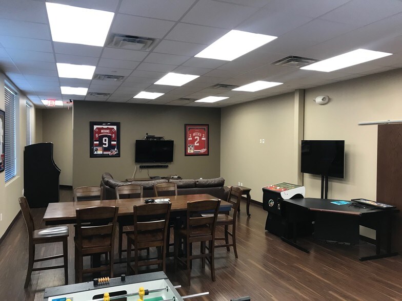 More Photos Of 3205 Talon Dr, Richardson Office For Sale