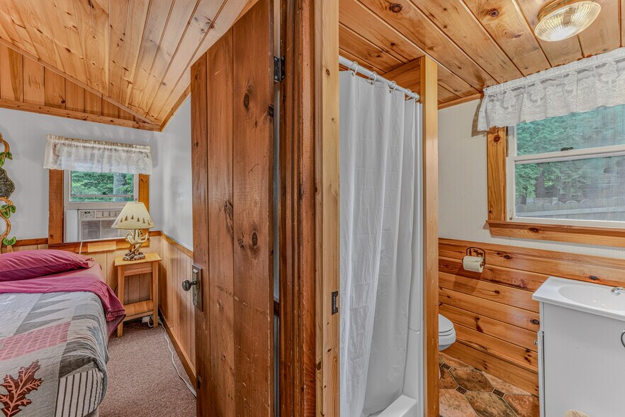 More Photos Of 218 US Route 3, Lincoln Hospitality For Sale
