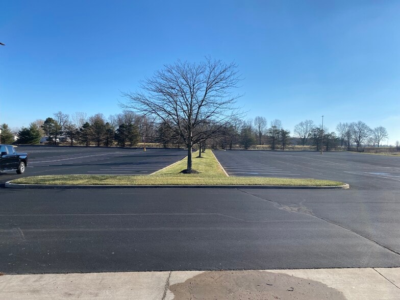 More Photos Of 9401 S Innovation Dr, Daleville Flex For Sale