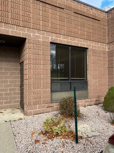 More Photos Of 9 Business Park Dr, Branford Office For Lease
