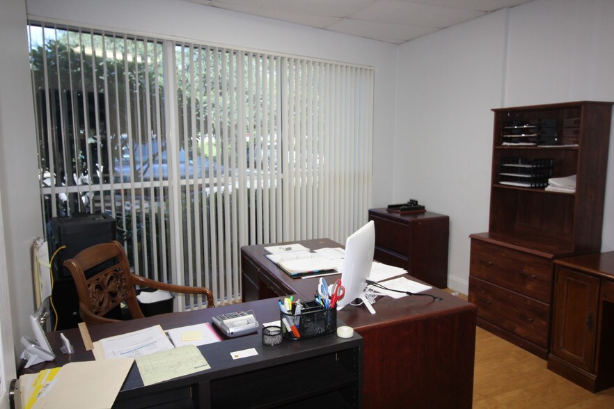 More Photos Of 880 Jupiter Park Dr, Jupiter Light Manufacturing For Sale