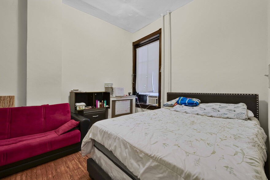 More Photos Of 2903 Saint Paul St, Baltimore Multifamily For Sale
