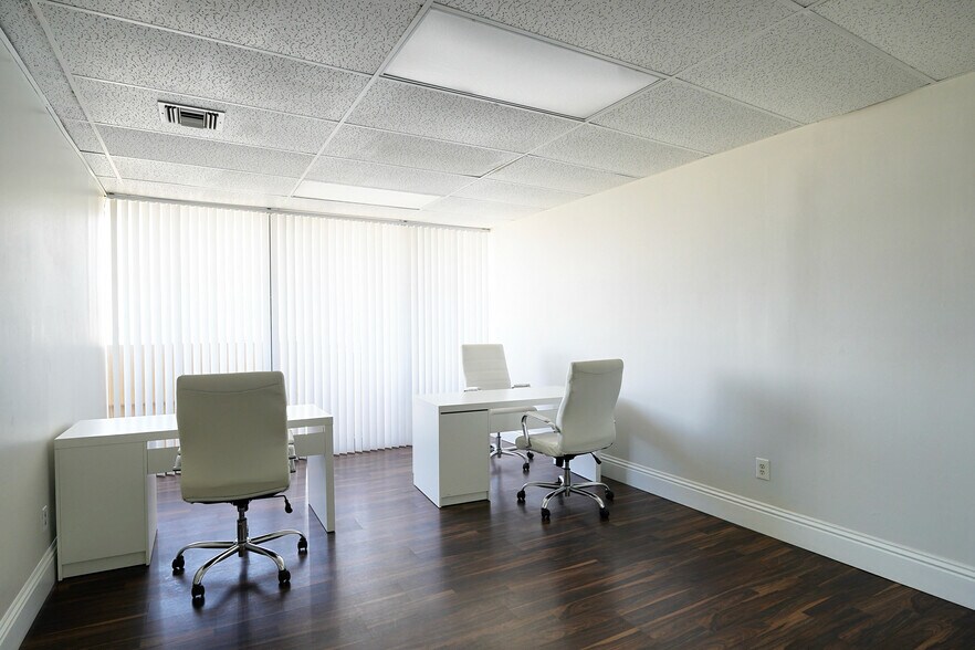 More Photos Of 2826 E Oakland Park Blvd, Fort Lauderdale Office For Lease