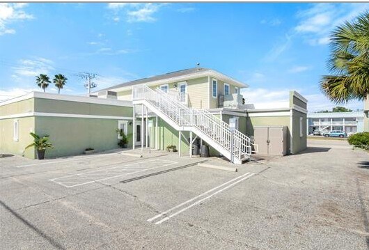 More Photos Of 403 Anastasiaa Blvd, Saint Augustine Freestanding For Lease