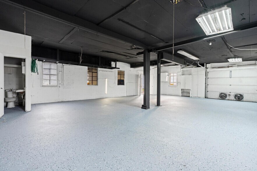 More Photos Of 1271 Harker St, Dayton Auto Repair For Sale