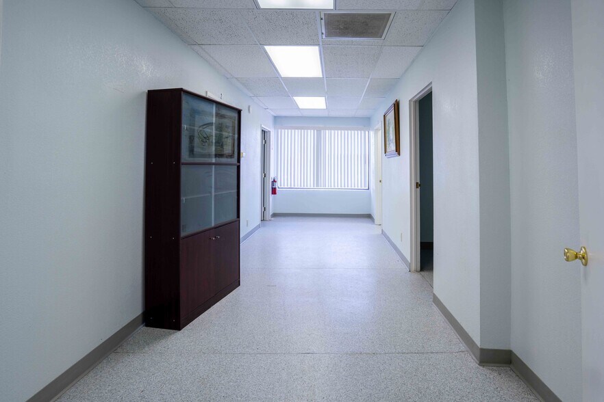 More Photos Of 2627 W Florida Ave, Hemet Office For Sale