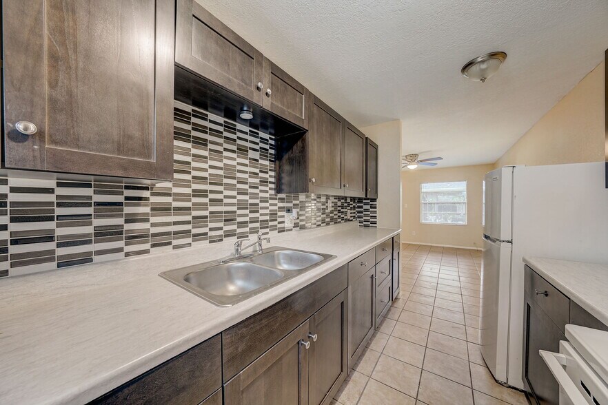 More Photos Of 3017 49th St S, Gulfport Apartments For Sale