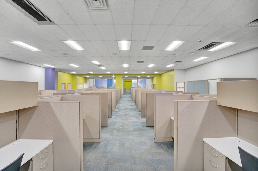 More Photos Of 26 Steele Ave, Arcade Office For Sale