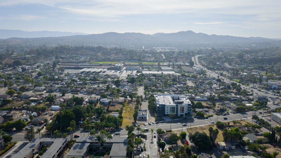 More Photos Of 1565 N Santa Fe Ave, Vista Freestanding For Sale