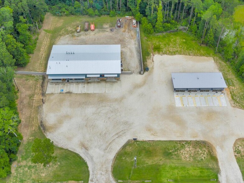 More Photos Of 9343 S US Highway 69, Huntington Showroom For Sale