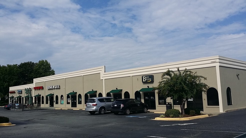 More Photos Of 19507 W Catawba Ave, Cornelius Freestanding For Lease