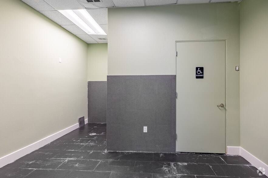 More Photos Of 8991 Daniels Center Dr, Fort Myers Medical For Sale