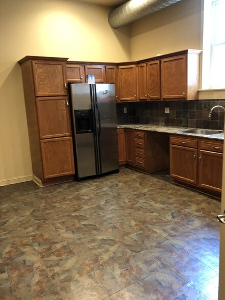 More Photos Of 809 N 2nd St, Philadelphia Storefront Retail Office For Sale