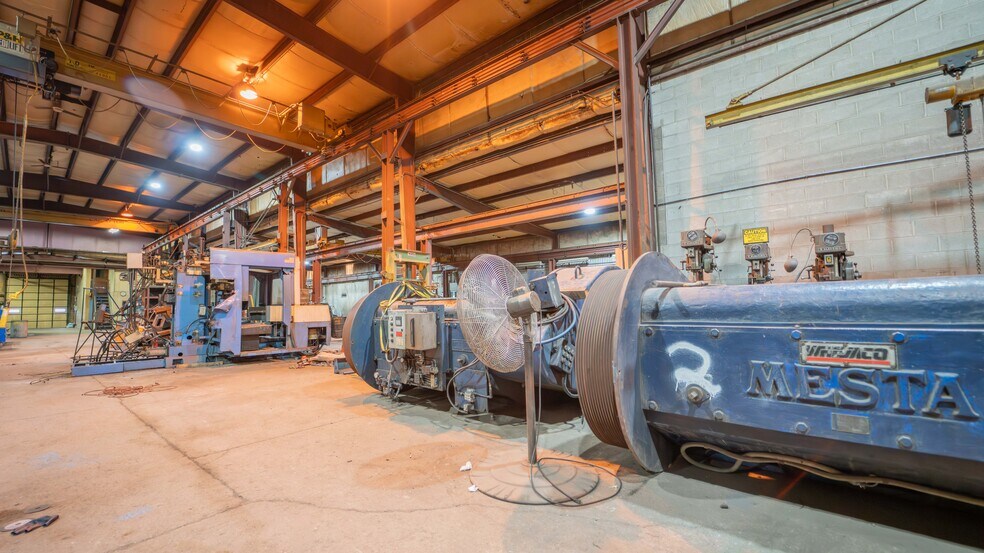 More Photos Of 1019 E Summit St, Crown Point Warehouse For Sale