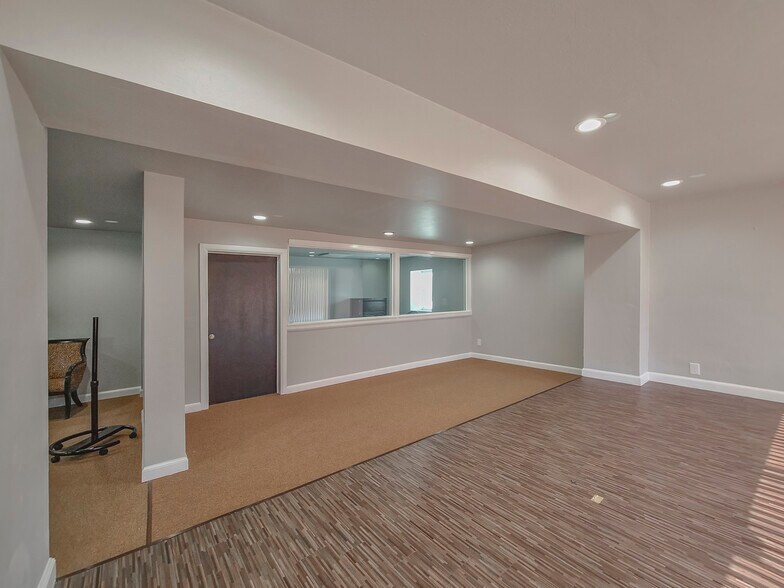 More Photos Of 6001 Nw Expressway, Oklahoma City Office For Sale