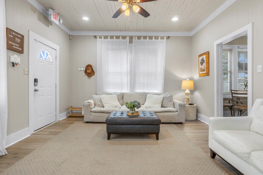 More Photos Of 1705 Government St, Ocean Springs Office For Sale