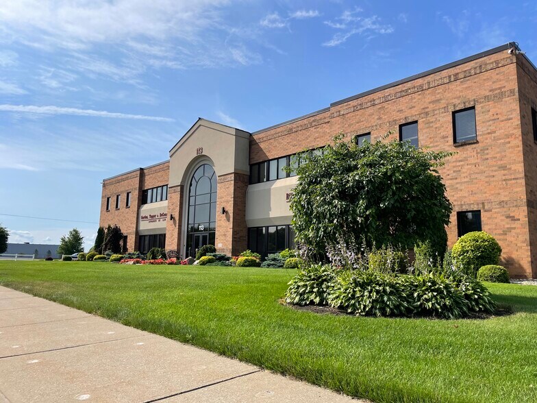 More Photos Of 113 Saratoga Rd, Schenectady Office For Lease