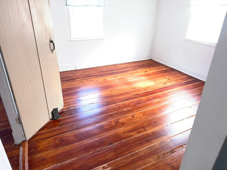 More Photos Of 430 Isaac Budd Rd, Southampton Land For Sale