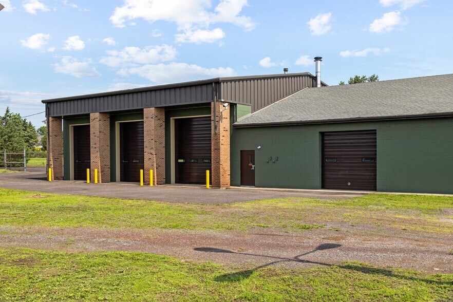 More Photos Of 8364 Easton Rd, Ottsville Auto Dealership For Sale