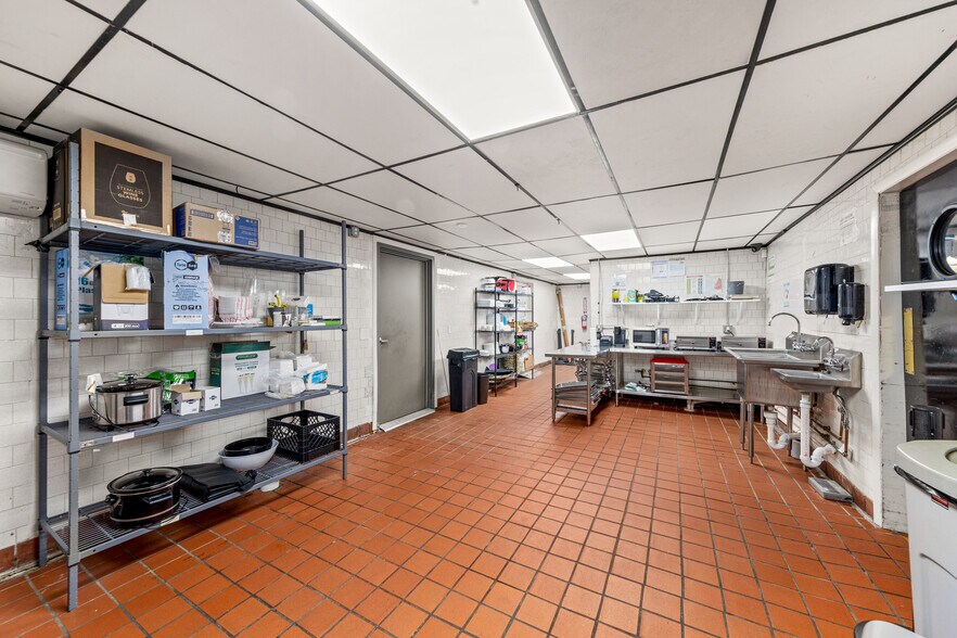 More Photos Of 32400 Geneva Rd, Salem General Retail For Sale