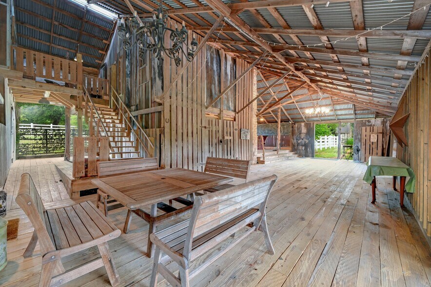 More Photos Of 23351 Ranch to Market 150 rd, Driftwood Specialty For Sale
