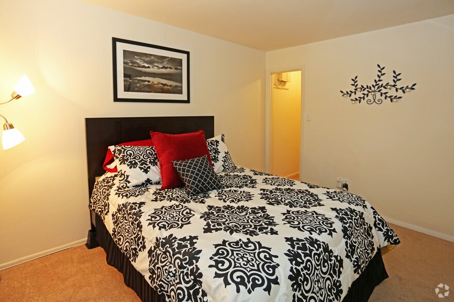 More Photos Of 3001 Reflections Way, Virginia Beach Apartments For Sale