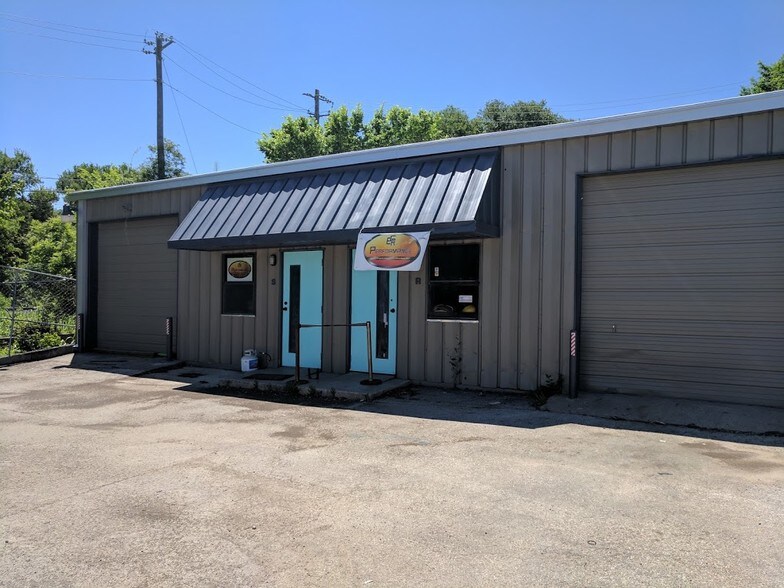 More Photos Of 2309-2311 Thornton Rd, Austin Warehouse For Lease