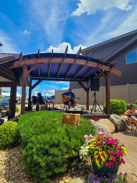 More Photos Of 501 Lake Ave, Fairmont Restaurant For Sale