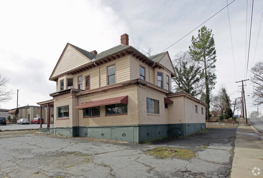 More Photos Of 1002 S Main St, Anderson Office For Sale