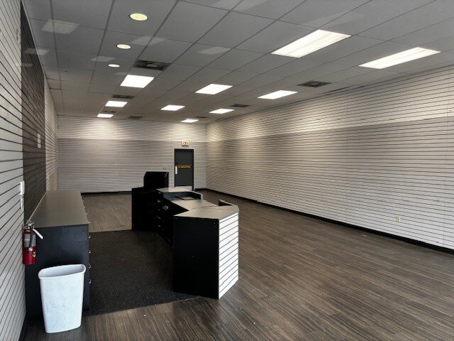 More Photos Of 1225 N Loop 336 W, Conroe Freestanding For Lease