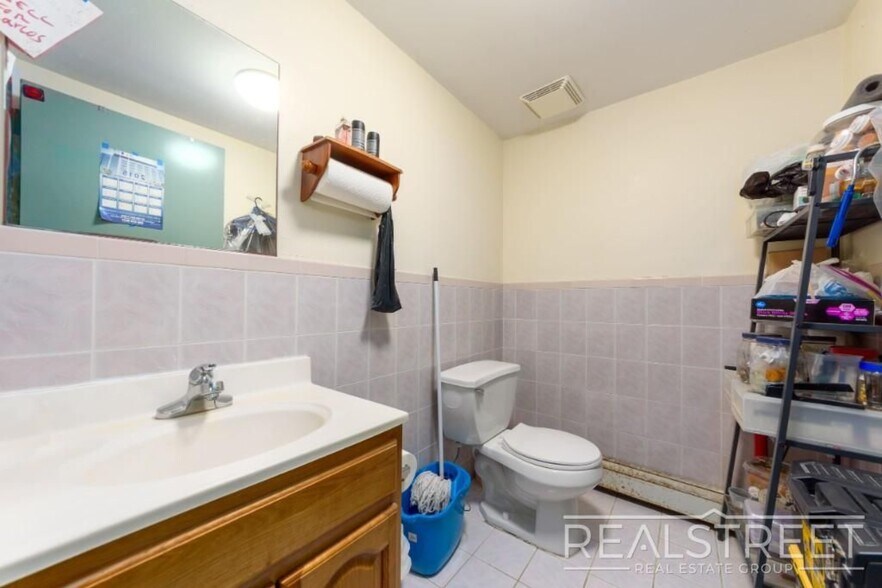 More Photos Of 90 Moore St, Brooklyn Apartments For Sale