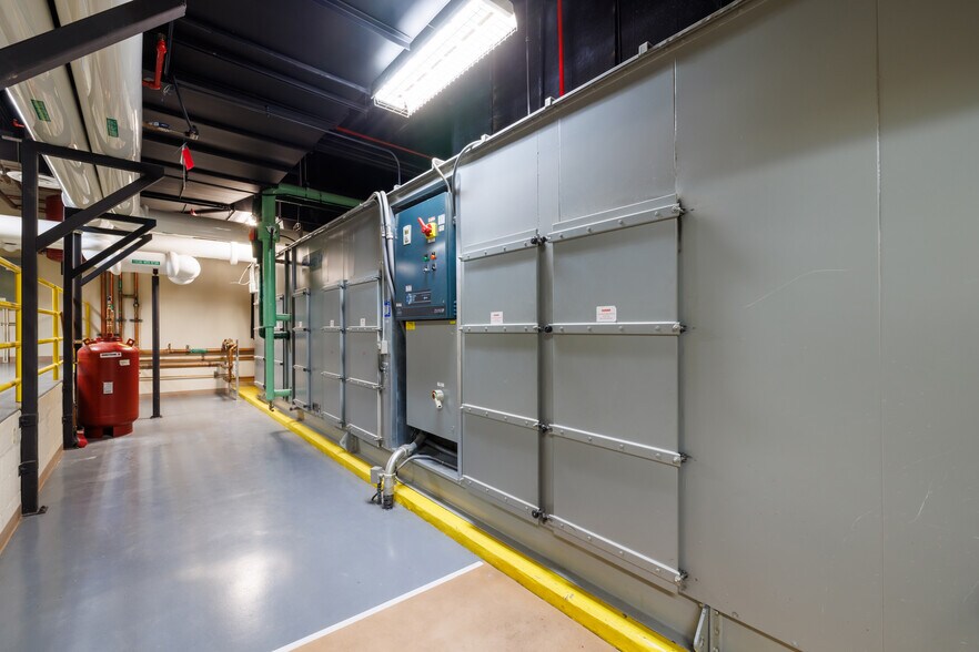 More Photos Of 2005 E Technology Cir, Tempe Industrial For Lease