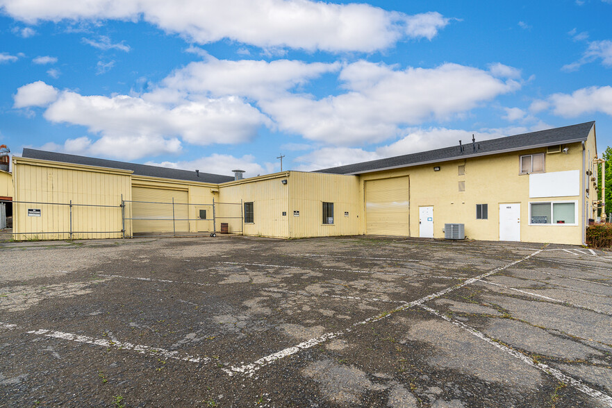 Primary Photo Of 902 Waugh Ln, Ukiah Warehouse For Sale