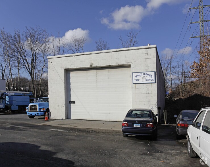 More Photos Of 130 Lenox Ave, Stamford Warehouse For Sale