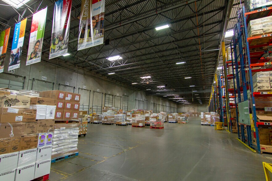 More Photos Of 6433 SE Lake Rd, Portland Distribution For Lease