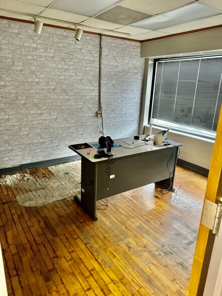 More Photos Of 1701 Southwest Blvd, Kansas City Storefront Retail Office For Lease