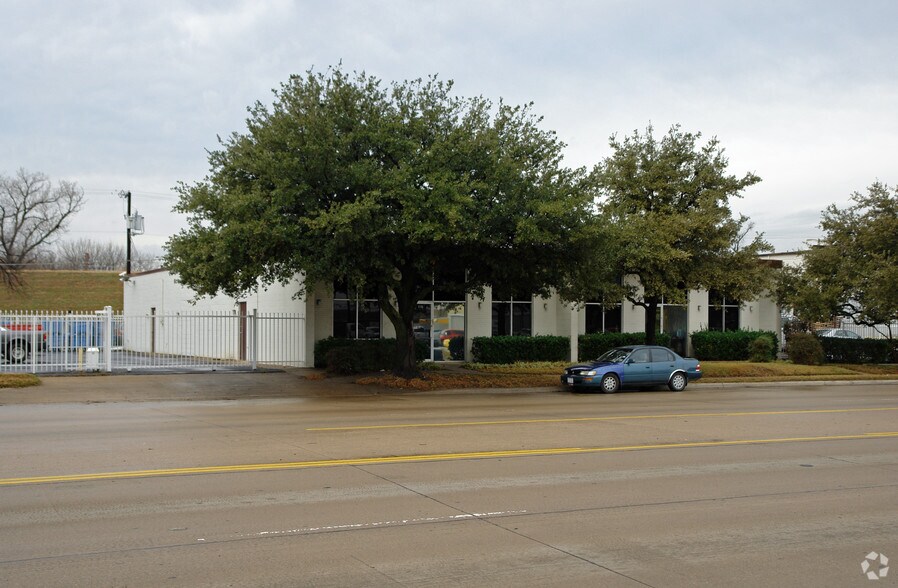 More Photos Of 1821-1825 N Beckley Ave, Dallas Industrial For Lease