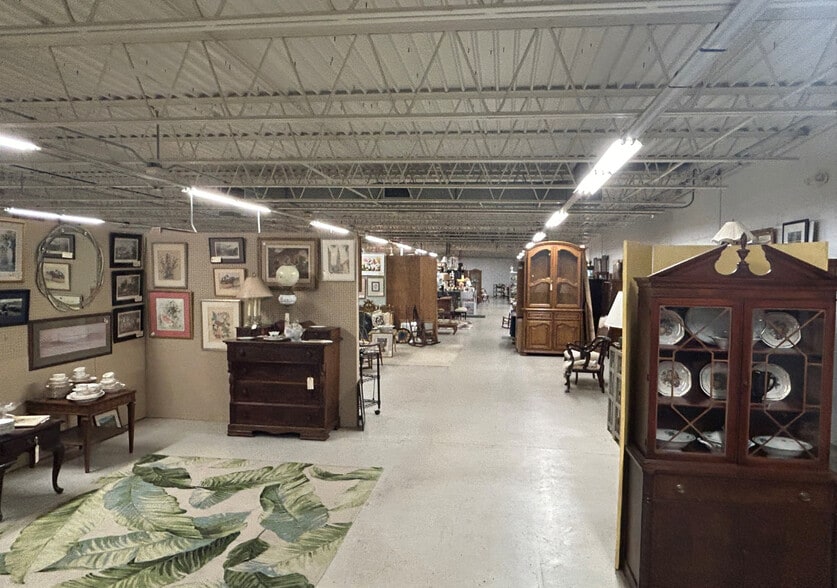 More Photos Of 8808 Two Notch Rd, Columbia Freestanding For Lease