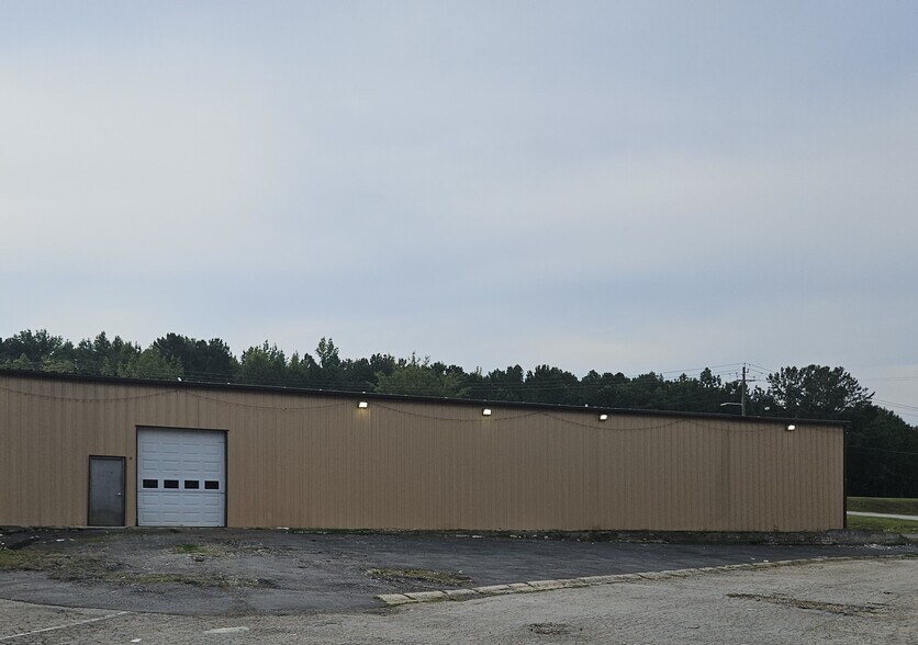 More Photos Of 2485 Lithonia Industrial Blvd, Lithonia Warehouse For Sale