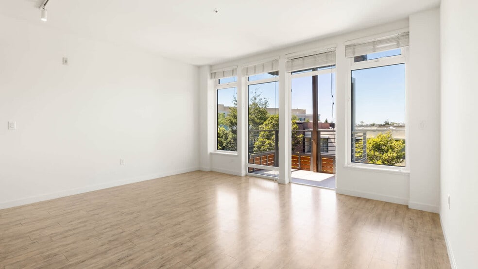 More Photos Of 1333 Powell St, Emeryville Apartments For Lease