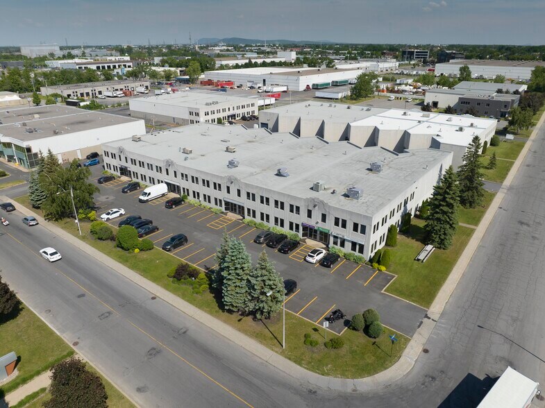 More Photos Of 2156-2168 Rue de la Province, Longueuil Light Distribution For Lease